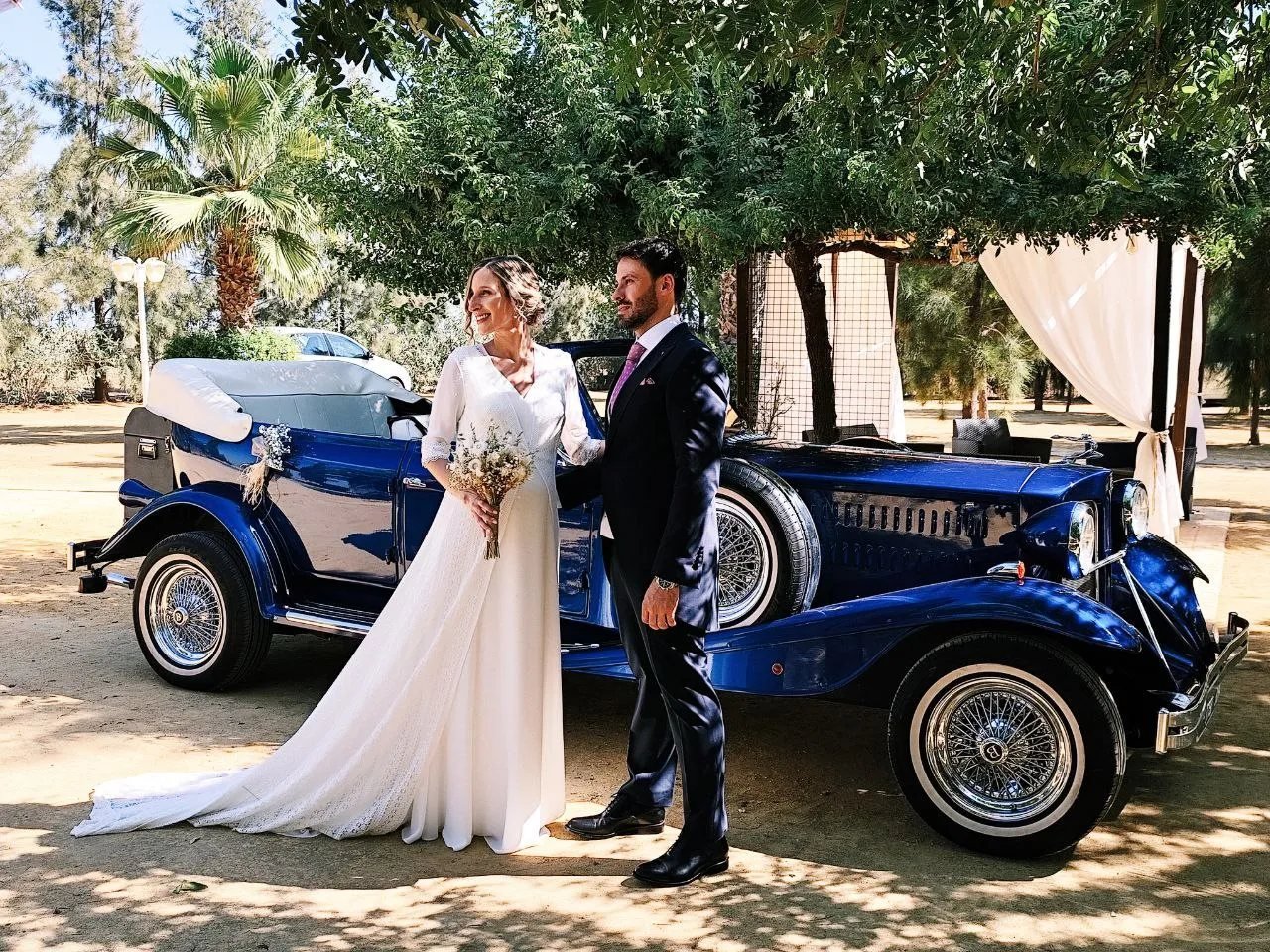 Coche de época para bodas — Legado Romano