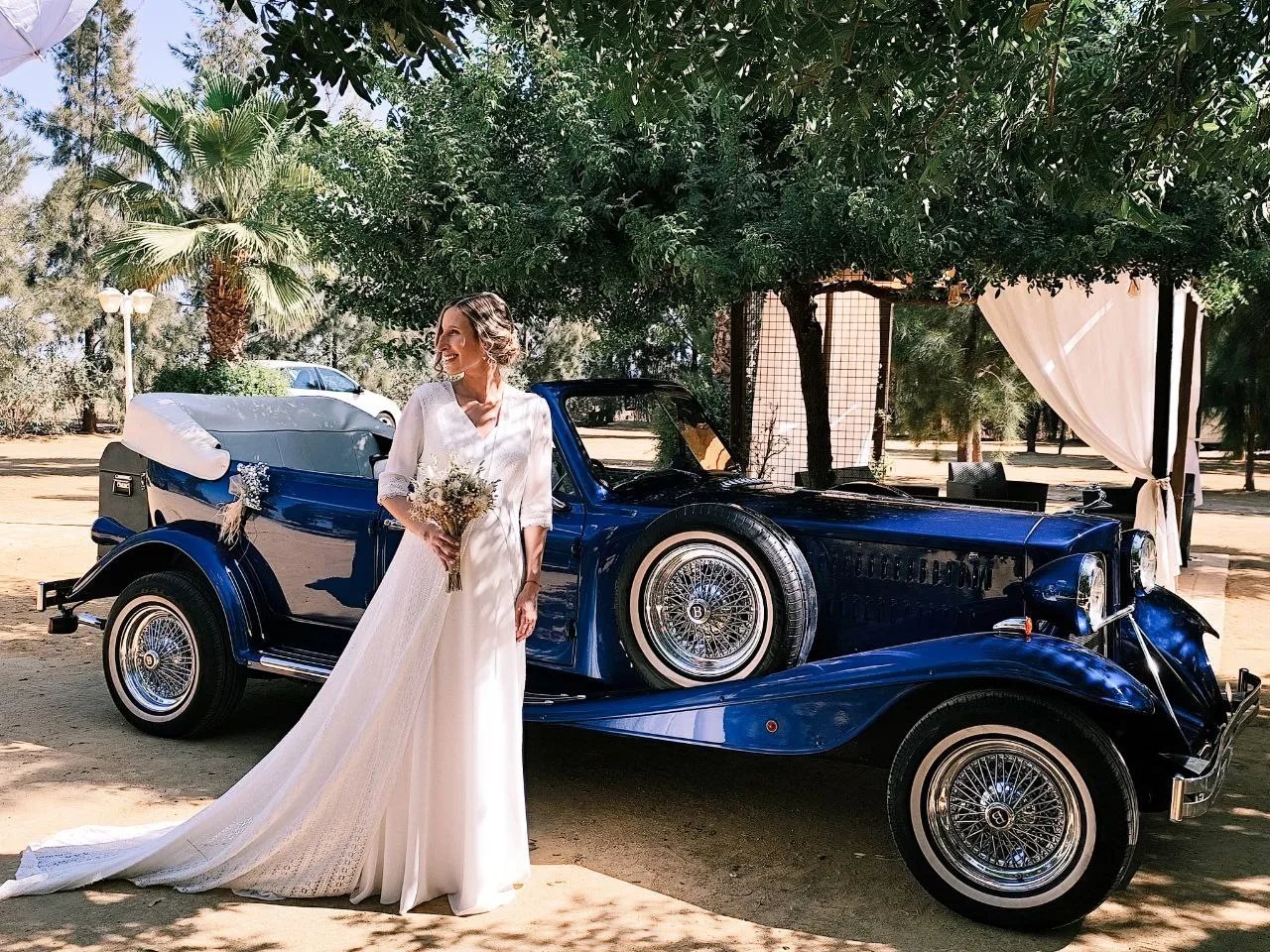 Coche de época para bodas — Legado Romano