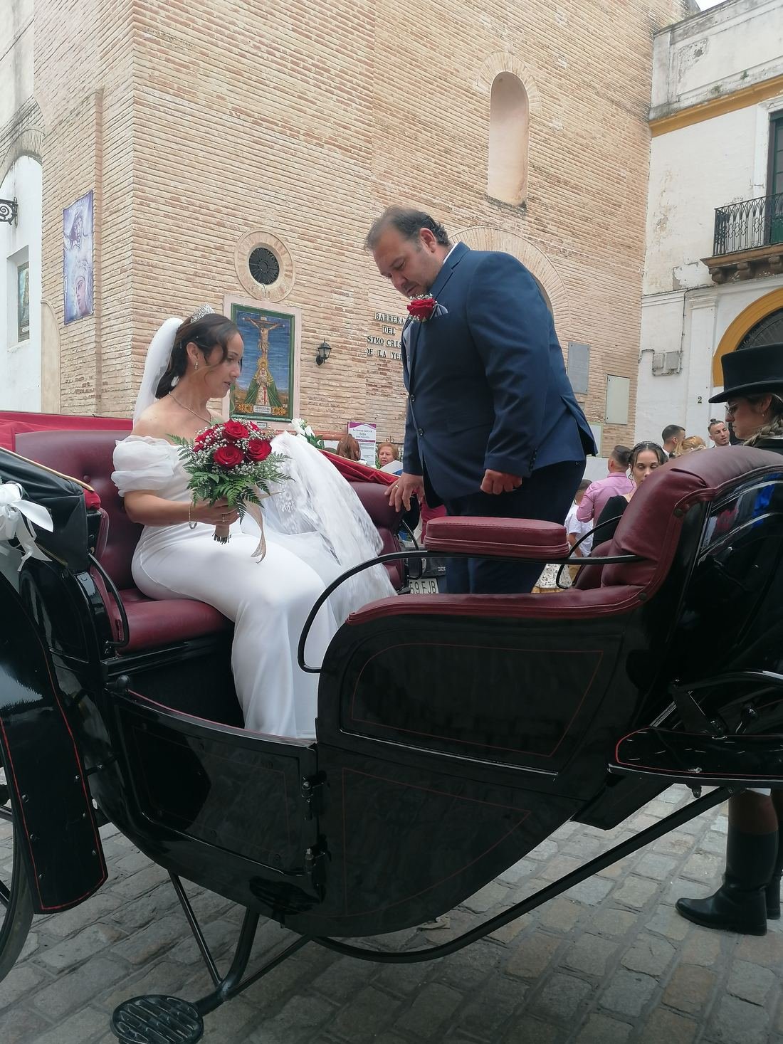 Boda real de Legado Romano — llegada en coche de caballos