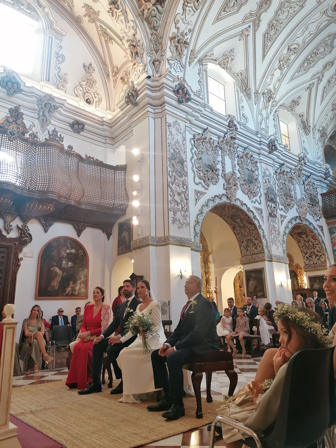 Ceremonia de boda en un templo barroco — Legado Romano