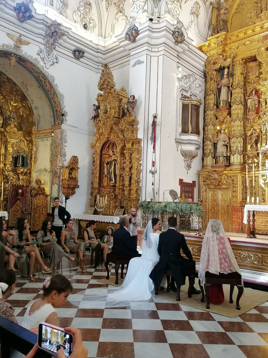 Ceremonia de boda en un templo barroco — Legado Romano