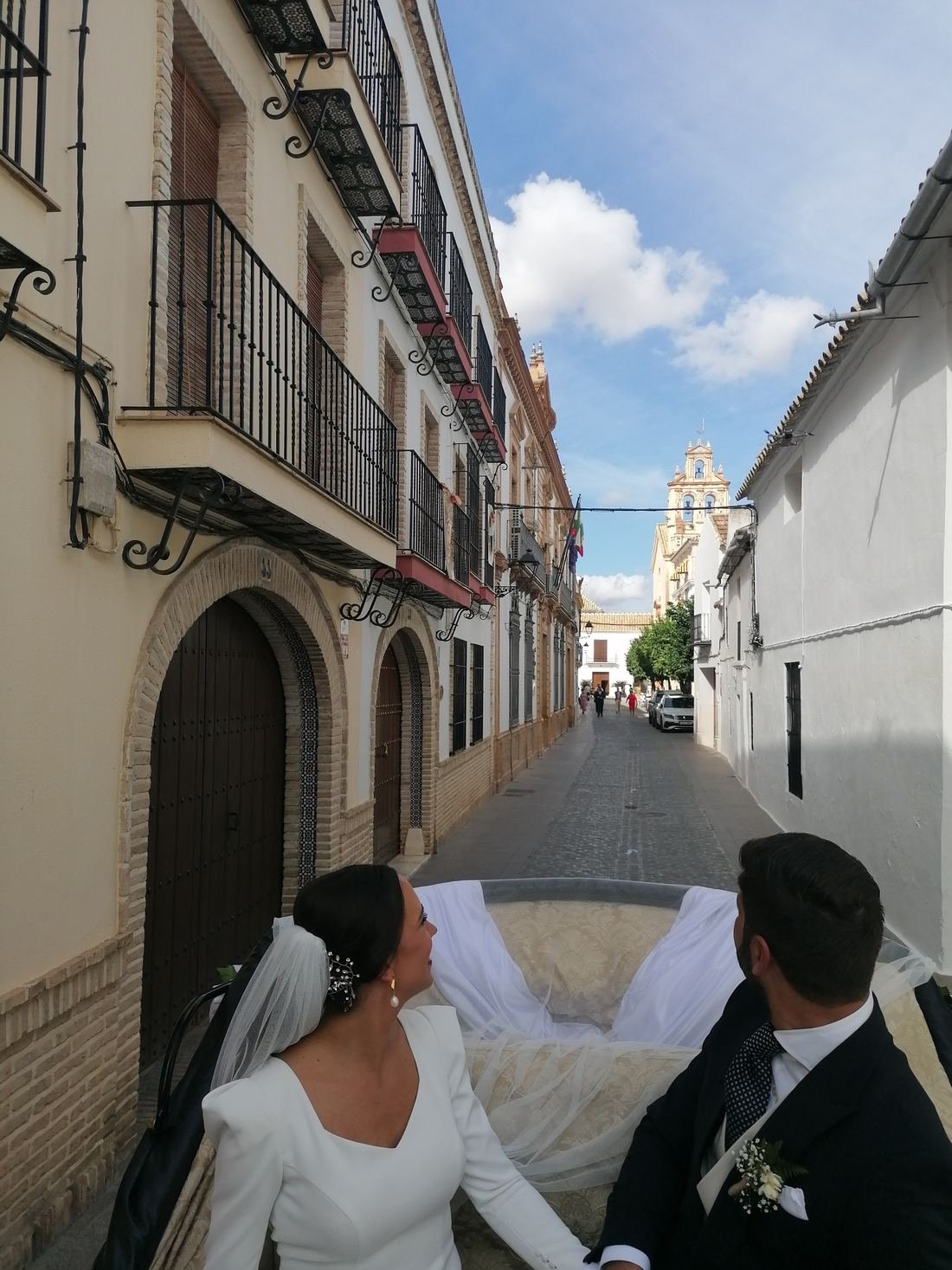 Boda real de Legado Romano — llegada en coche de caballos