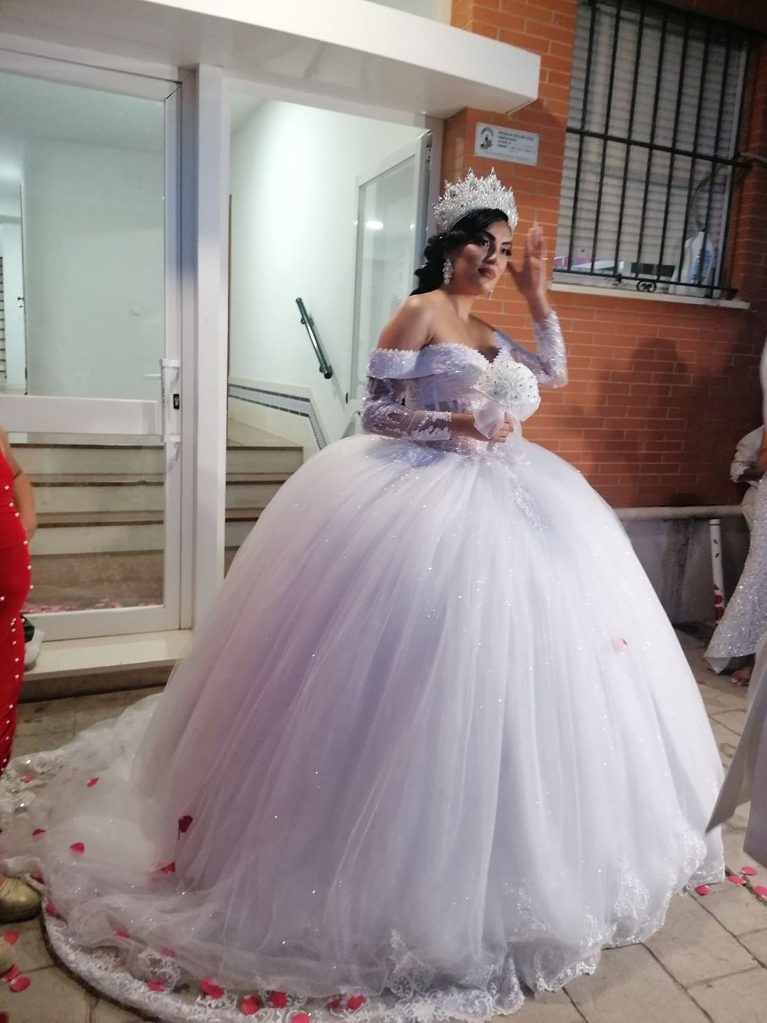 Boda real de Legado Romano — llegada en coche de caballos